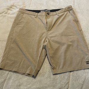 Billabong Men’s shorts size 36 khaki color
